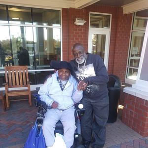 Meet your Posher, Gil